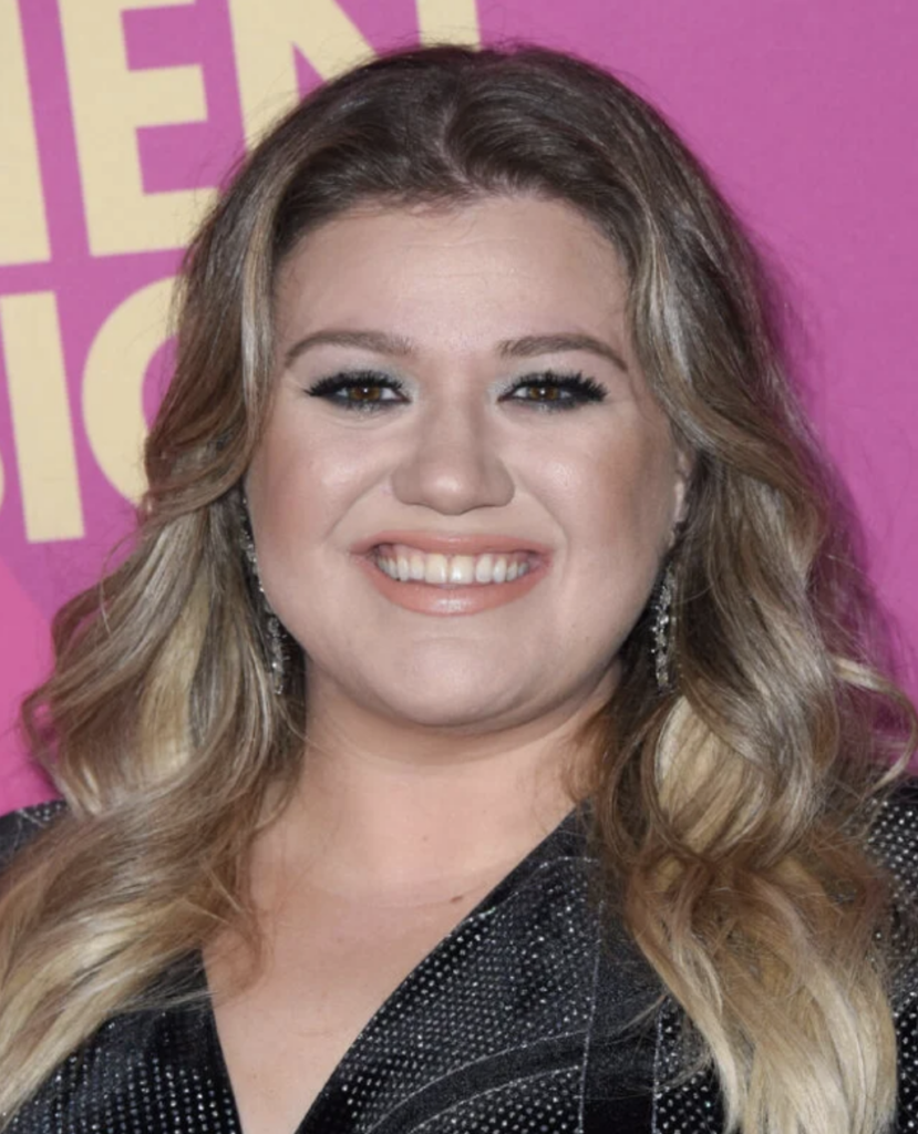 Kelly Clarkson’s Ex-Husband Forced to Return Money Taken from Singer