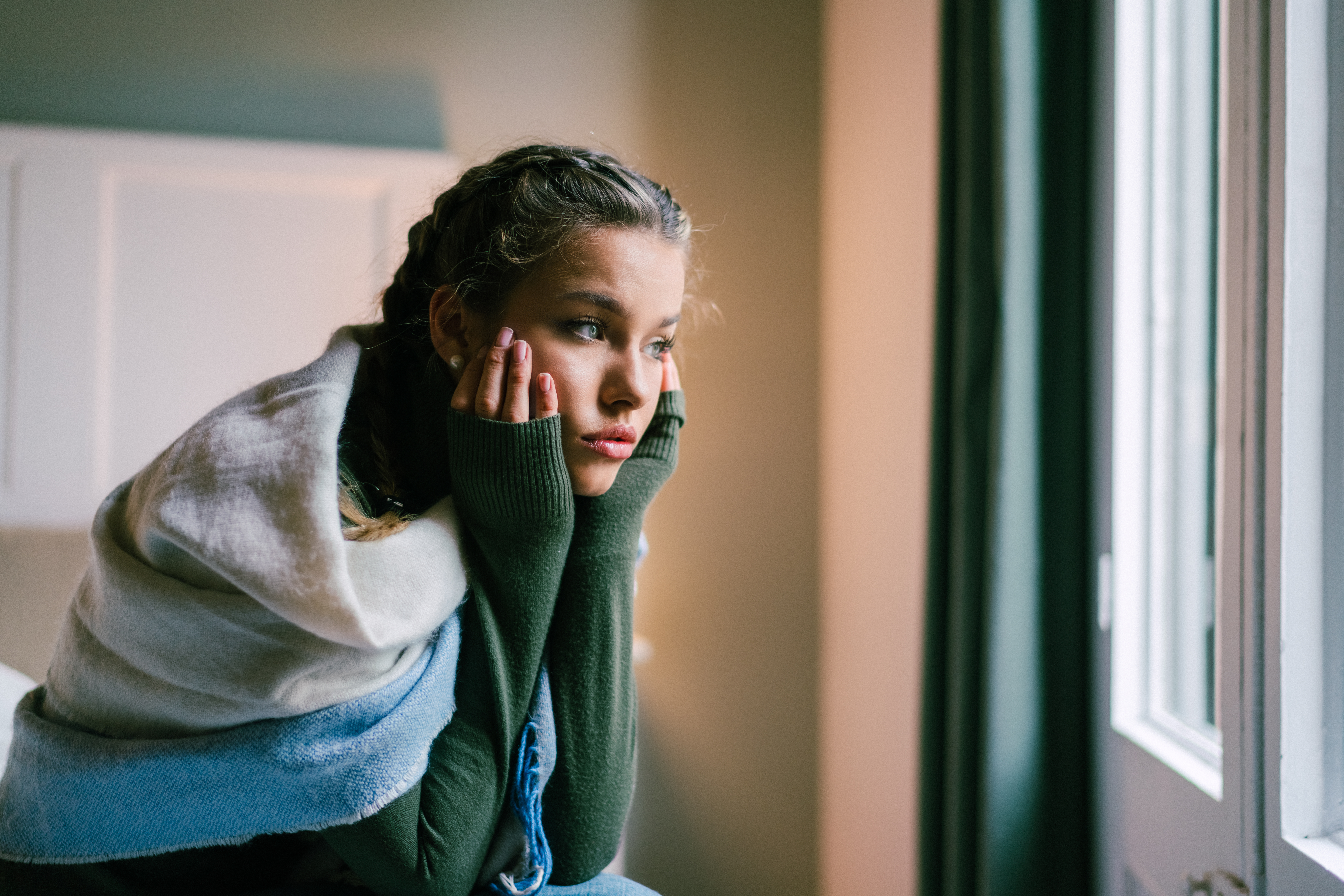 Depressed girl at home | Source: Getty Images