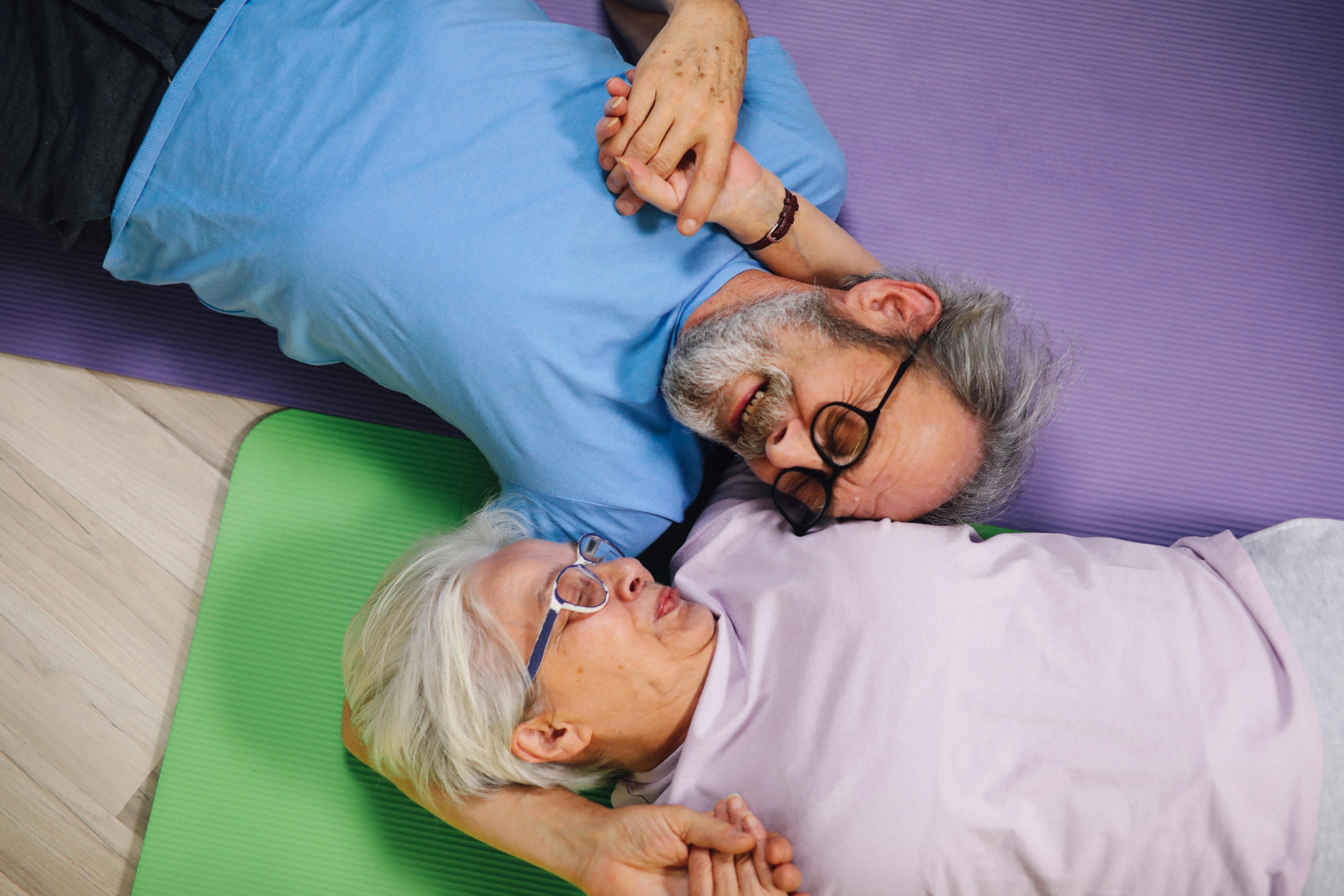 Leah's father meets Brenda at a yoga class, the beginning of her troubles | Source: Pexels