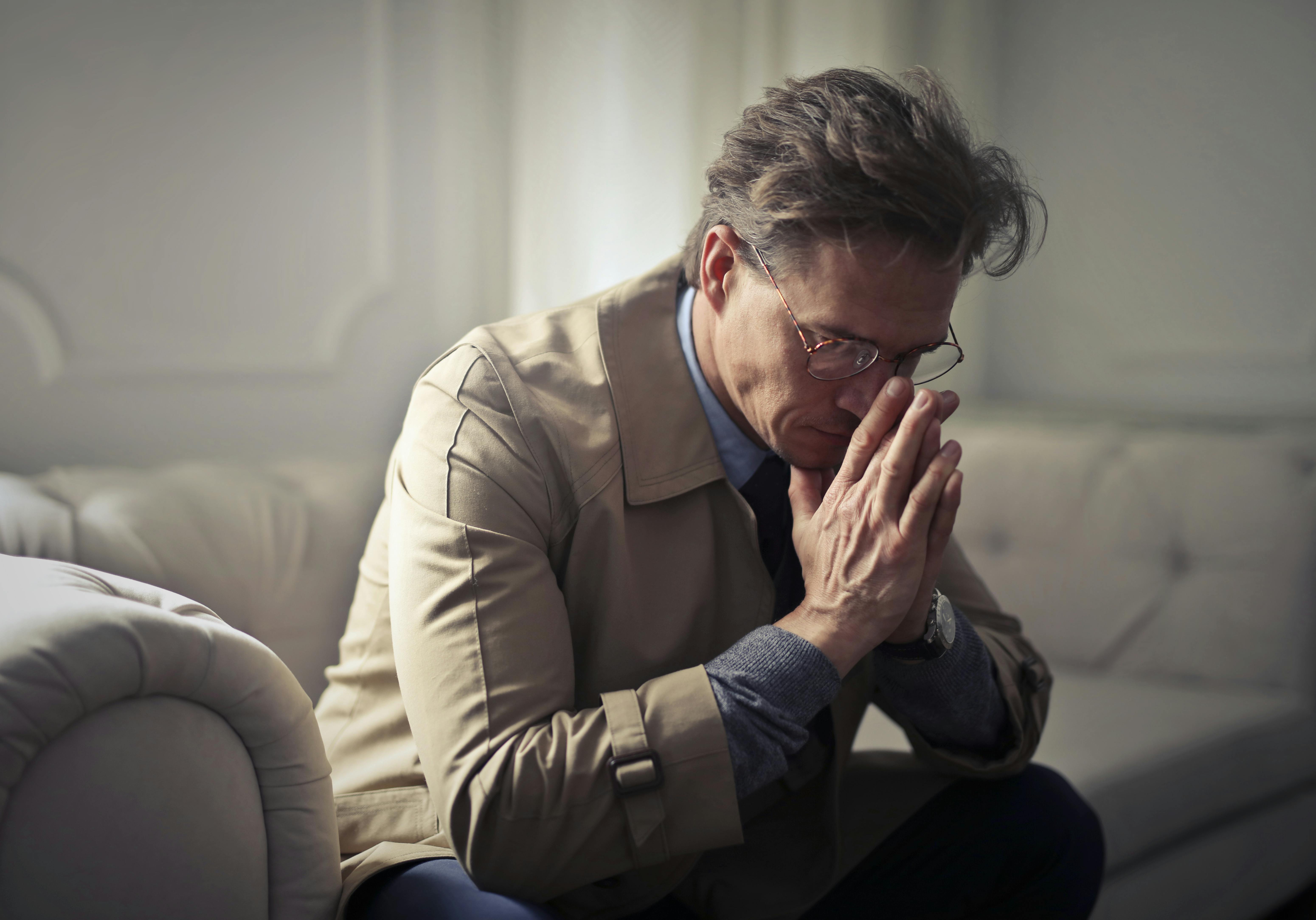 A sad man lost in thought | Source: Pexels